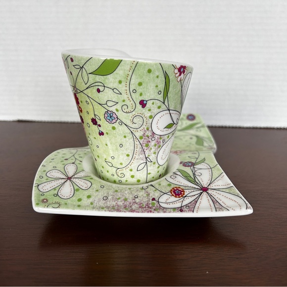 ✨Host Pick✨ TEAOPIA Tea Cup and Wave Plate Set Green and Purple Doodle Flower - Picture 5 of 9